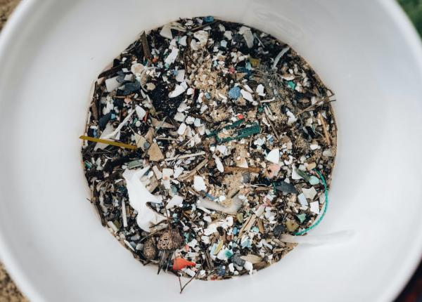 microplasticele din apa pot transporta virusi sunt si mai stabili in aer