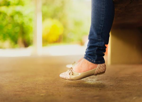 balerinii printre cele mai traumatizante tipuri de incaltaminte medic se poate repercuta pana la nivelul coloanei