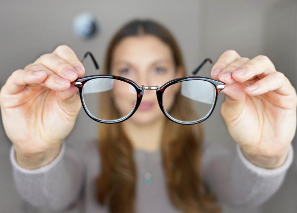 presbiopia scaderea vederii dupa 40 de ani care este tratamentul