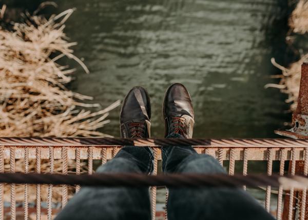 frica de inaltime sau acrofobia de ce apare si cum se trateaza