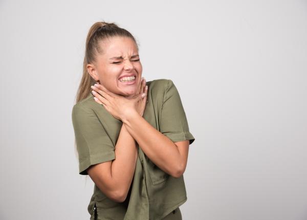 senzatia de nod in gat cauze si tratament are tendinta de a recidiva si poate fi semn al mai multor boli