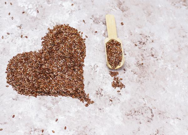 semintele de in beneficii uriase reduc glicemia regleaza tensiunea amelioreaza durerile ingrijesc pielea si parul