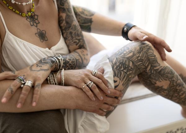 tatuajele 6 beneficii nestiute cu ce se fac de fapt care sunt cele mai dureroase locuri nu exista tusuri naturale singura alergie e ca tusul sa fie ejectat din piele