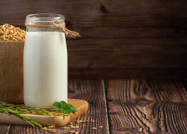 ce contine laptele si de ce provoaca intoleranta la lactoza cu ce il putem inlocui ce contine laptele si de ce provoaca intoleranta la lactoza cu ce il putem inlocui