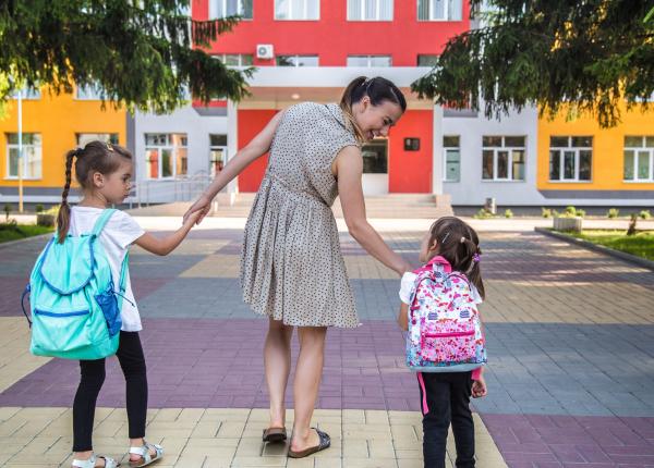 cum iti pregatesti emotional copilul pentru prima zi de scoala dafinoiu o parte din ei vin cu frica de nu fi abandonati acolo