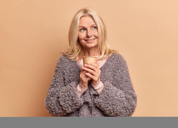 ce sa pui in cafea pentru a preveni ridurile si a intari oasele jennifer aniston reteta are gust de desert