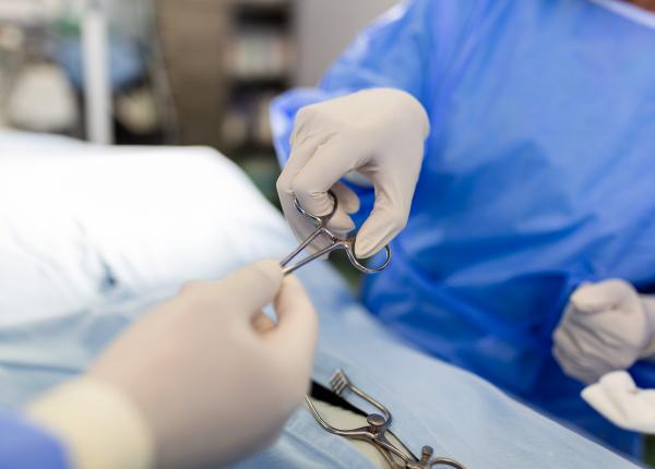 chirurgia tratamentul in cancerele digestive eliza gangone interventiile laparoscopice si robotice standard de aur sunt sigure fezabile cu o sumedenie de avantaje