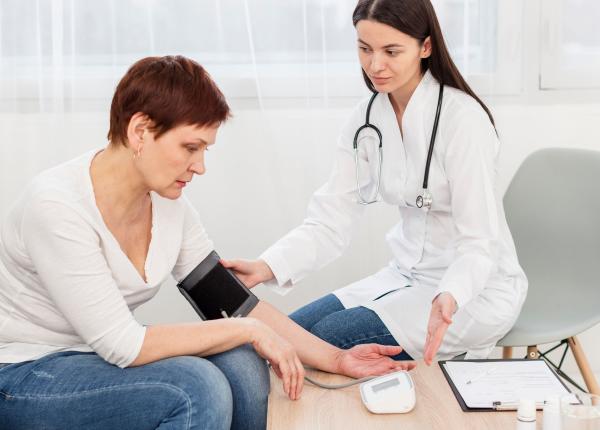 5 semne ale bolii de inima cauzate de colesterol nu trebuie sa le ignori