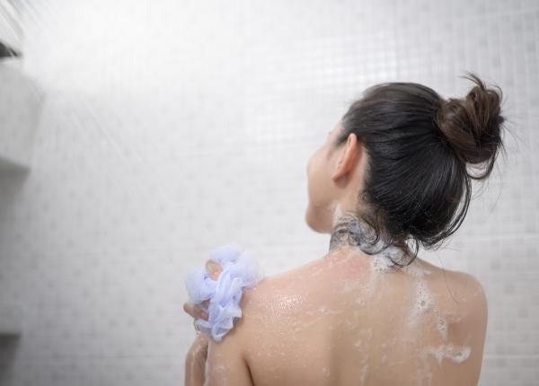 dusul necesar dar cu limitari de cate ori pe saptamana este indicat sa ne spalam