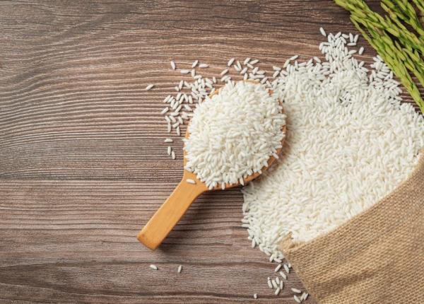 apa cu orez tratament par fragil si uscat