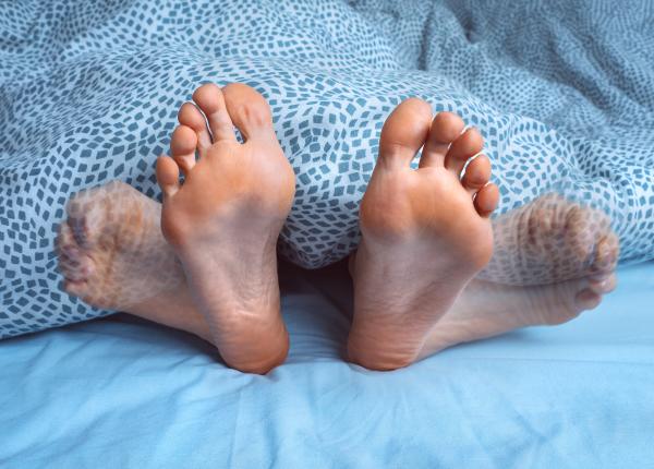 sindromul picioarelor nelinistite cauze cum iti afecteaza somnul
