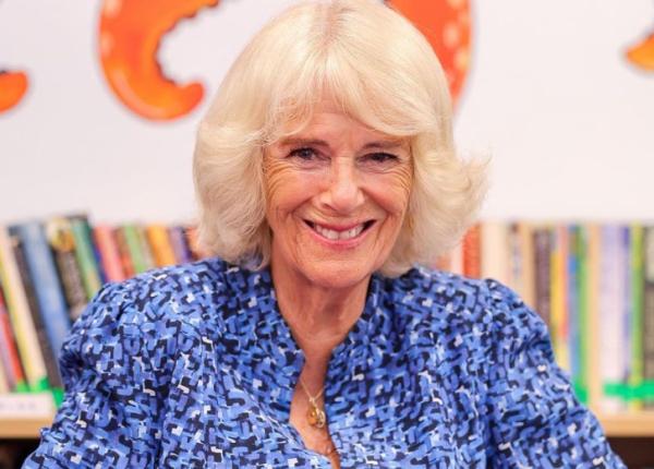 regina consoarta camilla boala chinuitoare osteoporoza histerectomie