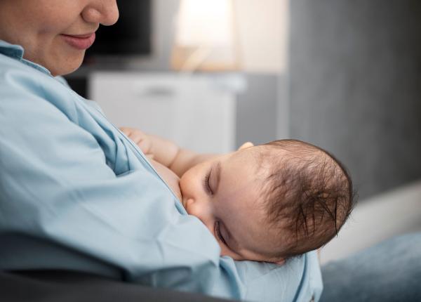 alimentatia bebelusilor de la alaptare la diversificare pediatru pana la un an sa aiba toate alimentele din dieta unui adult