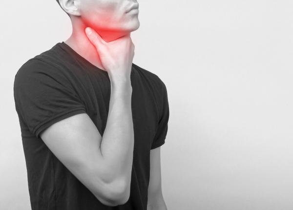 prezentator tv diagnosticat cu cancer in stadiul 2 in direct mi a atras atentia ca avea un nodul pe gat