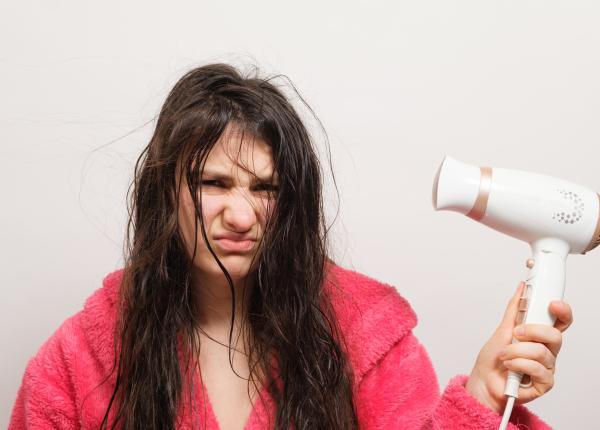 cum sa iti usuci parul greseala caderea parului