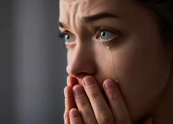 lacrimarea excesiva cauze cum se poate trata si ce inseamna