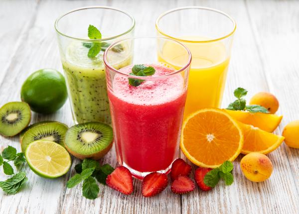 5 bauturi pe care trebuie sa le bei zilnic daca ai peste 50 de ani