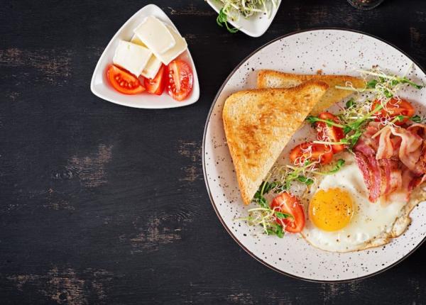 patru alimente consumate la micul dejun