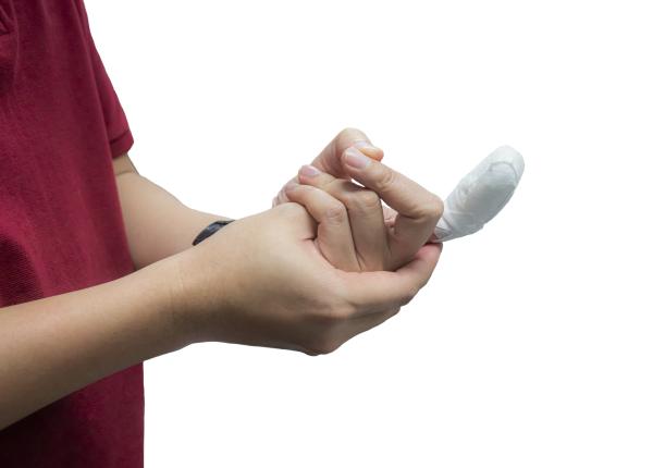 cum sa scoti o aschie din deget trei pasi simpli de incercat acasa