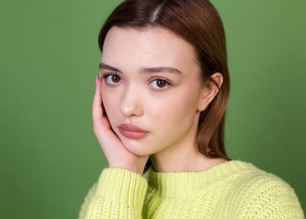 greseala care iti face tenul trist obosit demachiere