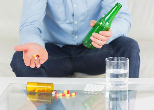 care este interactiunea dintre alimente si medicamente si la ce trebuie sa fim atenti medic alcoolul scade metabolizarea substantelor active