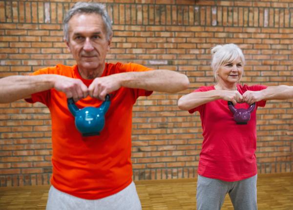 5 exercitii simple pentru mentinerea tonusului muscular la varstnici