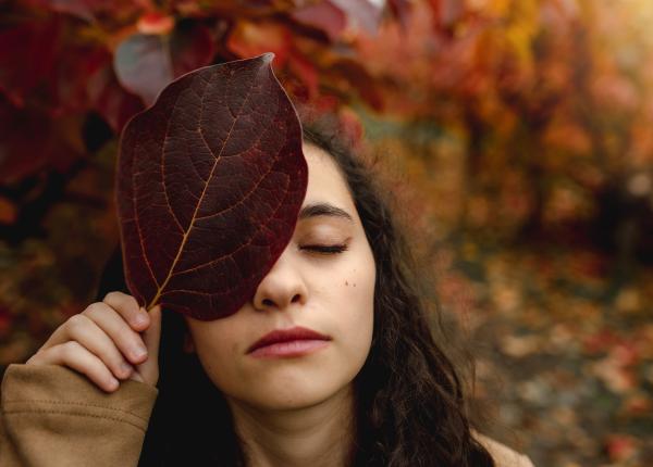 astenia de toamna nu este o boala dar poate duce la depresie psiholog schimbarile de sezon sunt un stres pentru organism
