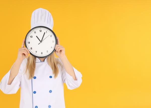 rutina alimentara beneficii cinci motive sa mananci la aceeasi ora