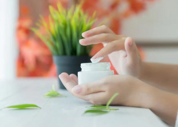 laptele demachiant care sterge 20 de ani de pe chip