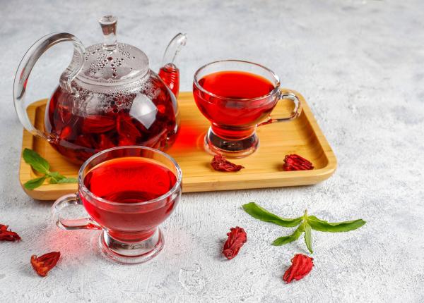 ceaiul de hibiscus beneficii pentru sanatate este antioxidant si are proprietati anticancerigene se poate bea in fiecare zi
