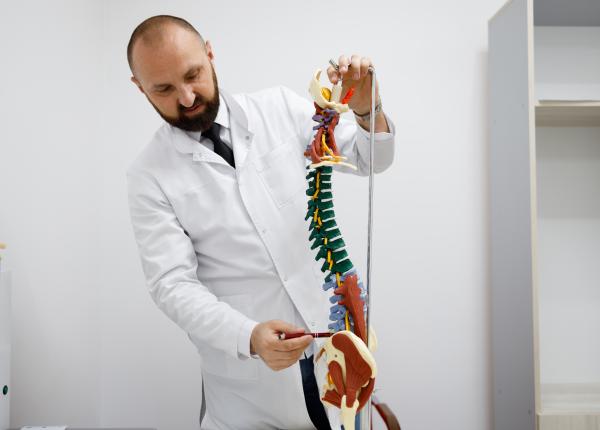 cimentul tratament pentru coloana medic este o metoda mai elaborata la cateva ore de la interventie pacientii se dau jos din pat