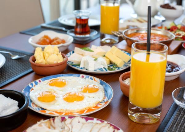 7 alimente bogate in proteine bune la micul dejun se pot combina cu succes intre ele