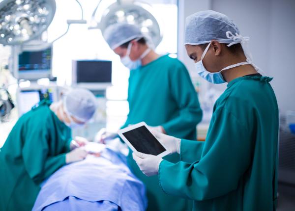 bucur despre interdisciplinaritatea chirurgiei oro maxilo faciala