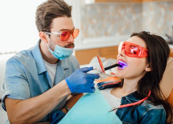 fatetele dentare cand devin o necesitate medic fatetele dentare cand devin o necesitate medic
