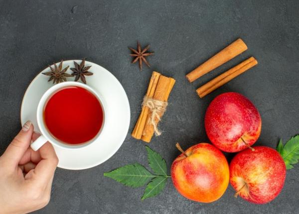 apa cu mar si scortisoara hidrateaza si detoxifica organismul