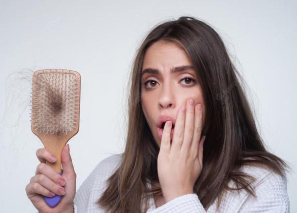 frunzele de dafin sunt un cocktail de vitamine pentru par