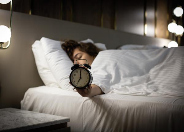 vorbitul in somn somnilocvia cauze si tratament