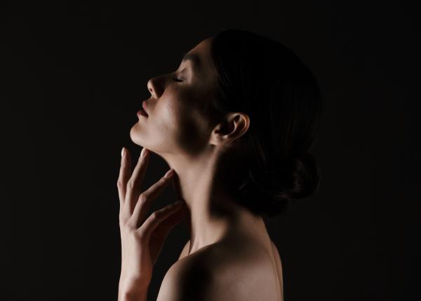 de ce este indicat sa petreci mai mult timp dezbracat