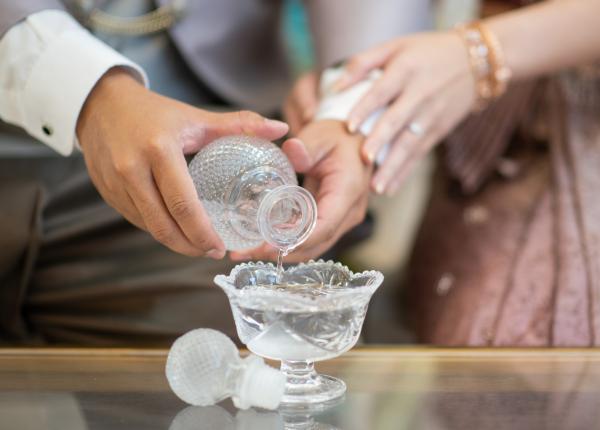 de ce apa sfintita nu se strica niciodata efecte agheasma ce boli vindeca