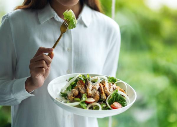 6 greseli banale care iti saboteaza dieta