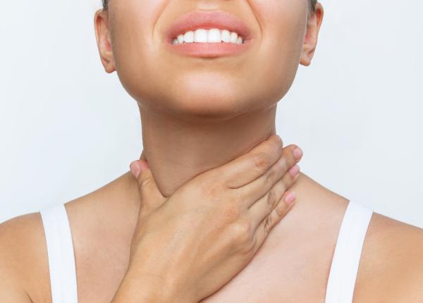 laringita simptome cauze tratament gargara cu apa calduta cu sare