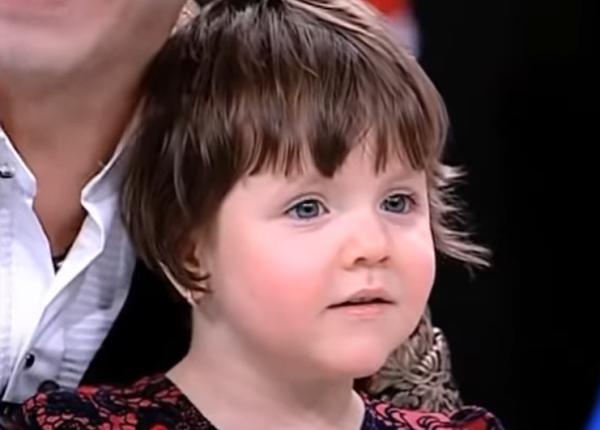 flori fetita crescuta cu pufuleti si ceai si a aflat povestea a inceput sa planga cand s a vazut a trebuit sa ii spunem