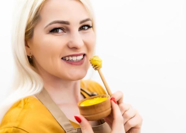 trucul cu miere reteta secreta care estompeaza ridurile