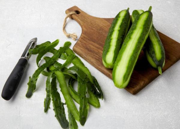 nu mai arunca niciodata coaja castravetilor beneficii iaurt