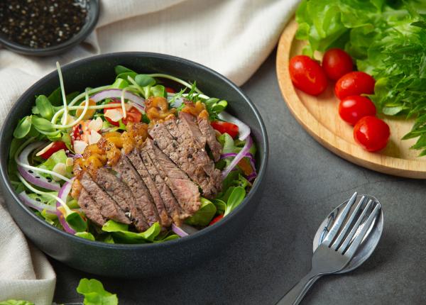 de ce carnea se consuma alaturi de legume