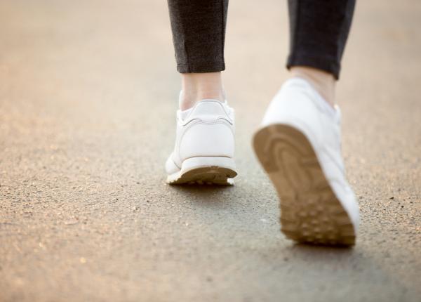 mersul pe jos uita de cei 10 000 de pasi