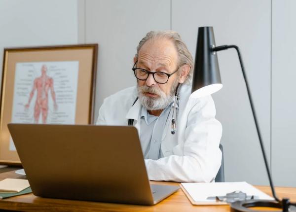 cum sa iti amintesti sa ti iei medicamentele si sa consulti doctorul online 3 metode eficiente