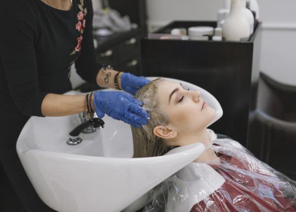 cat de des trebuie sa iti vopsesti parul