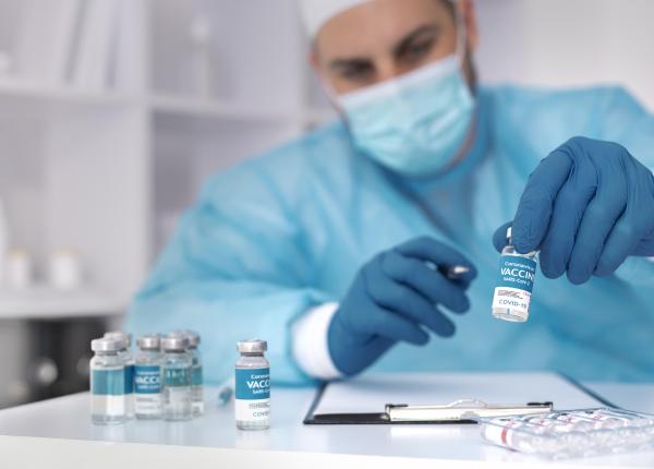 vaccin anti covid pentru persoanele care se vaccineaza prima data ms ofera protectie mai ales impotriva complicatiilor si formelor grave ale bolii