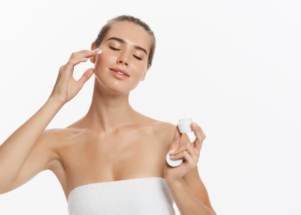 bautura alcoolica cu efect demachiant